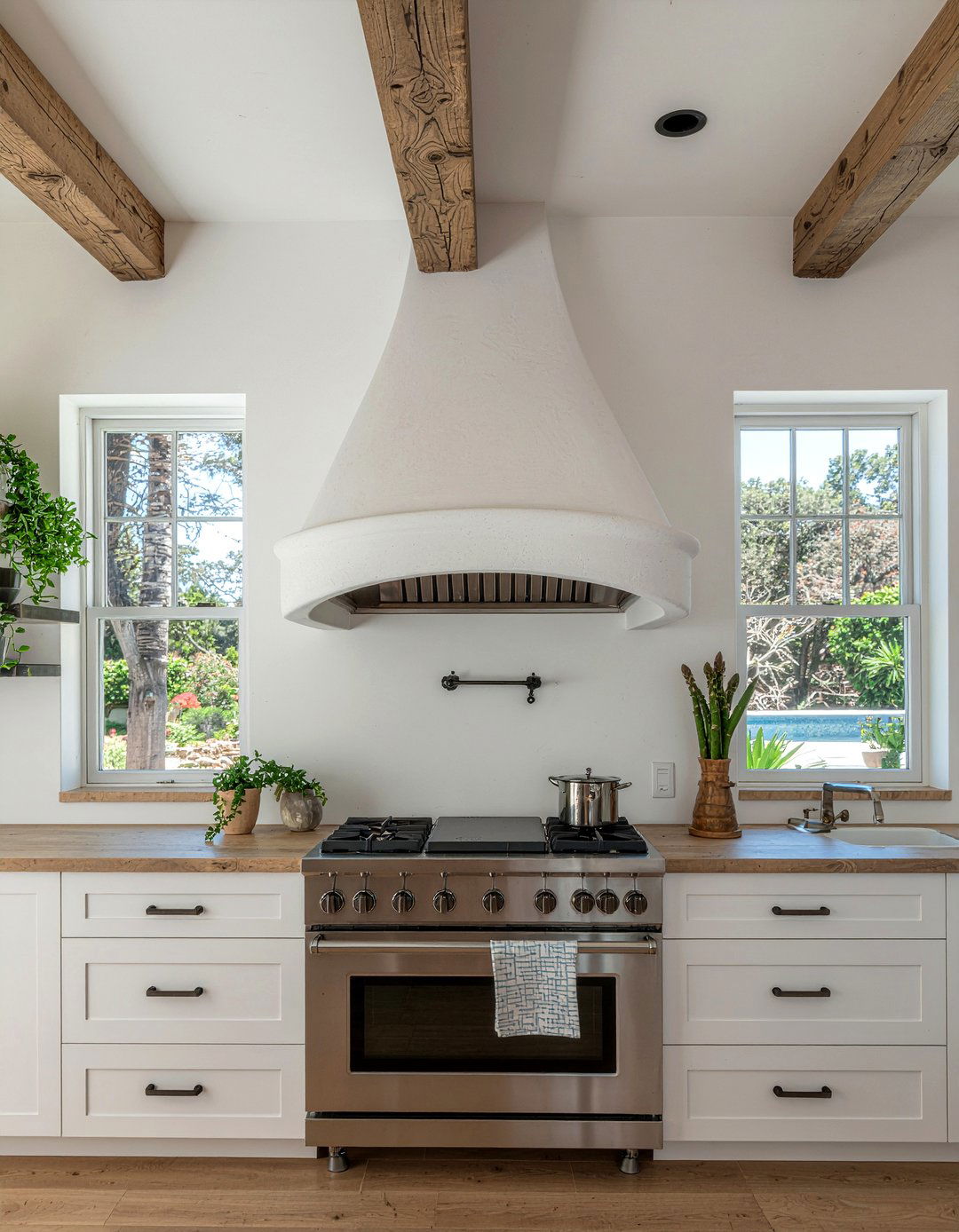 Curved Plaster Vent Hood - 30 plaster hood kitchen ideas