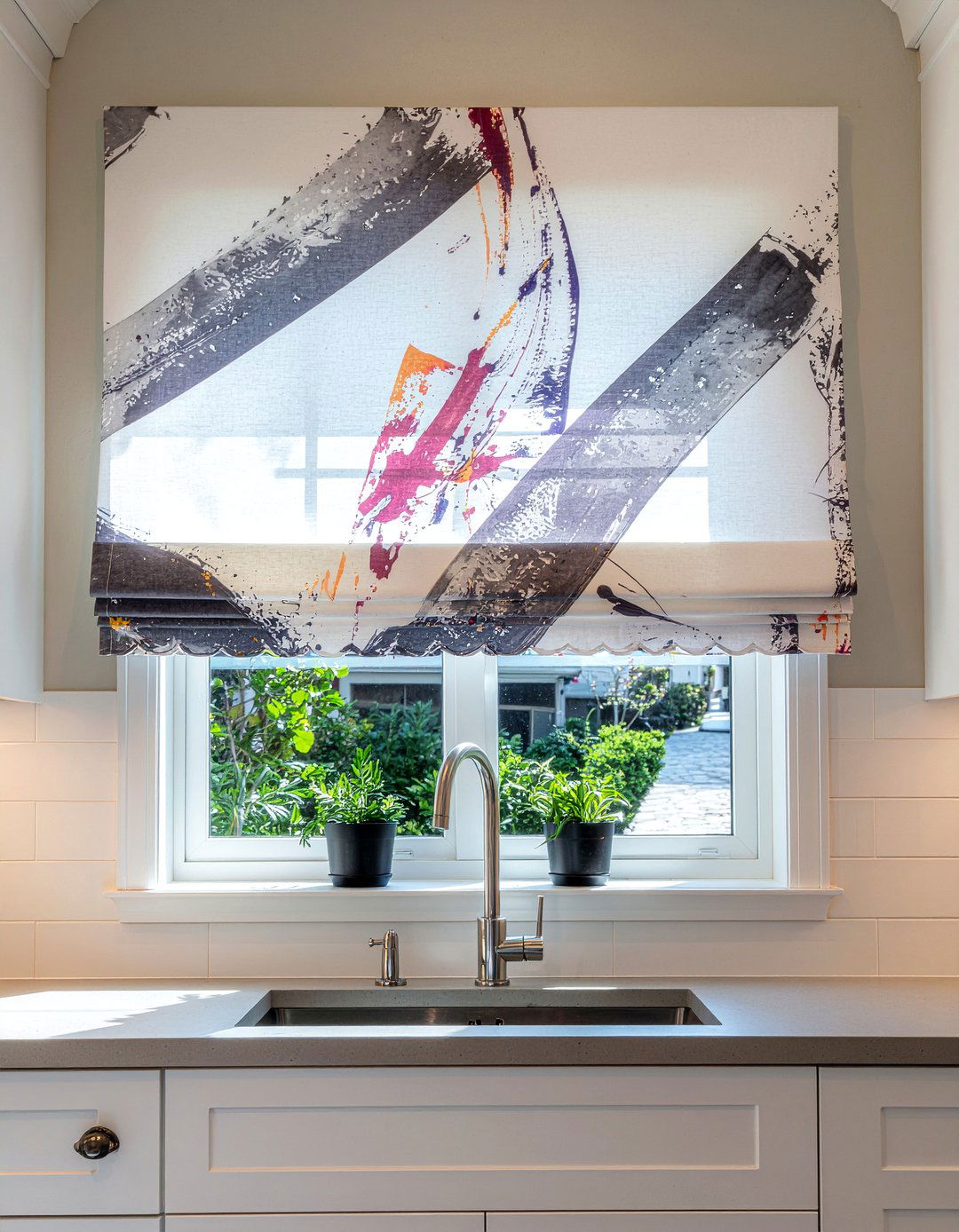 Custom Fabric Valance - 30 kitchen valance ideas