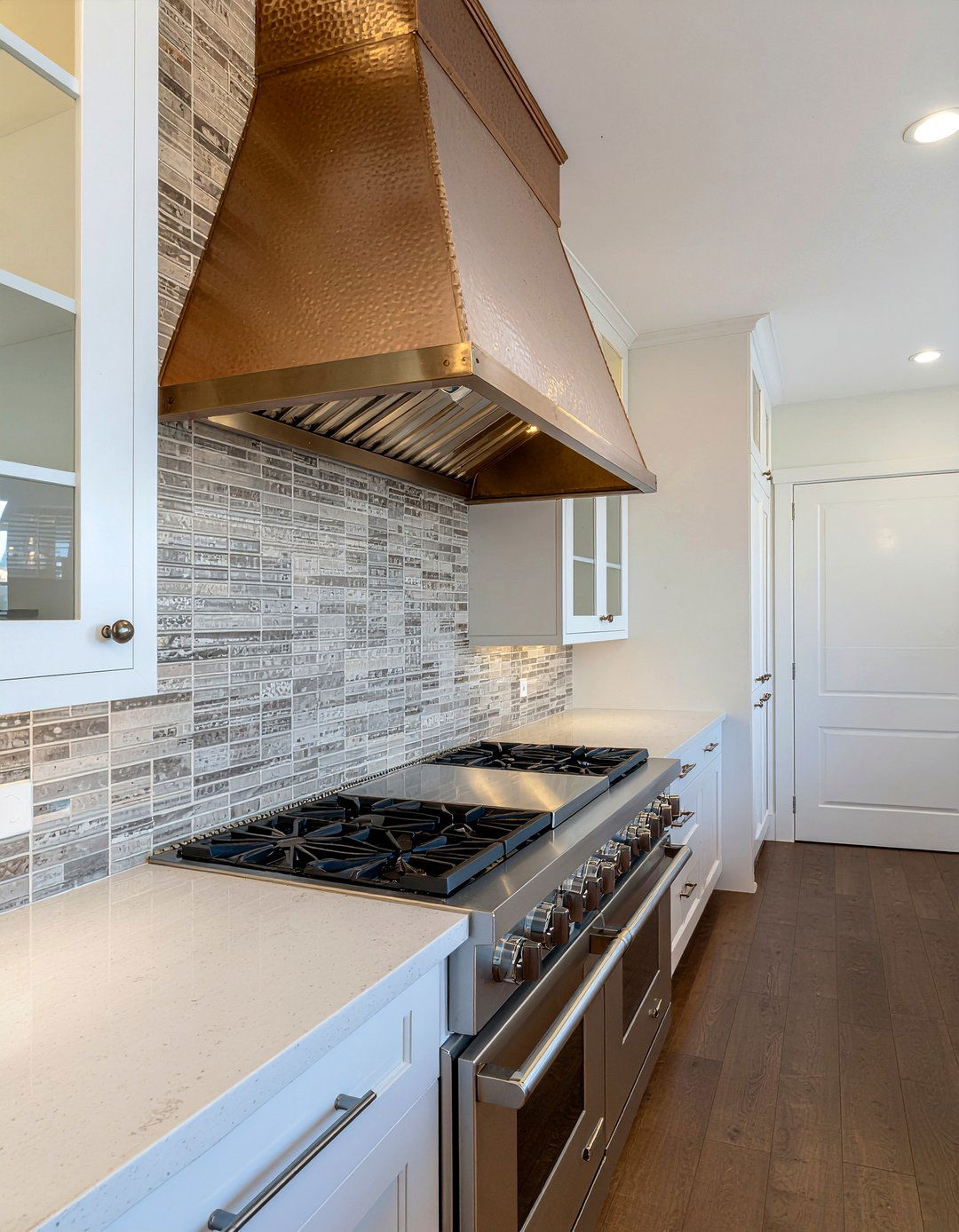 Custom Range Hood - 30 kitchen must-haves