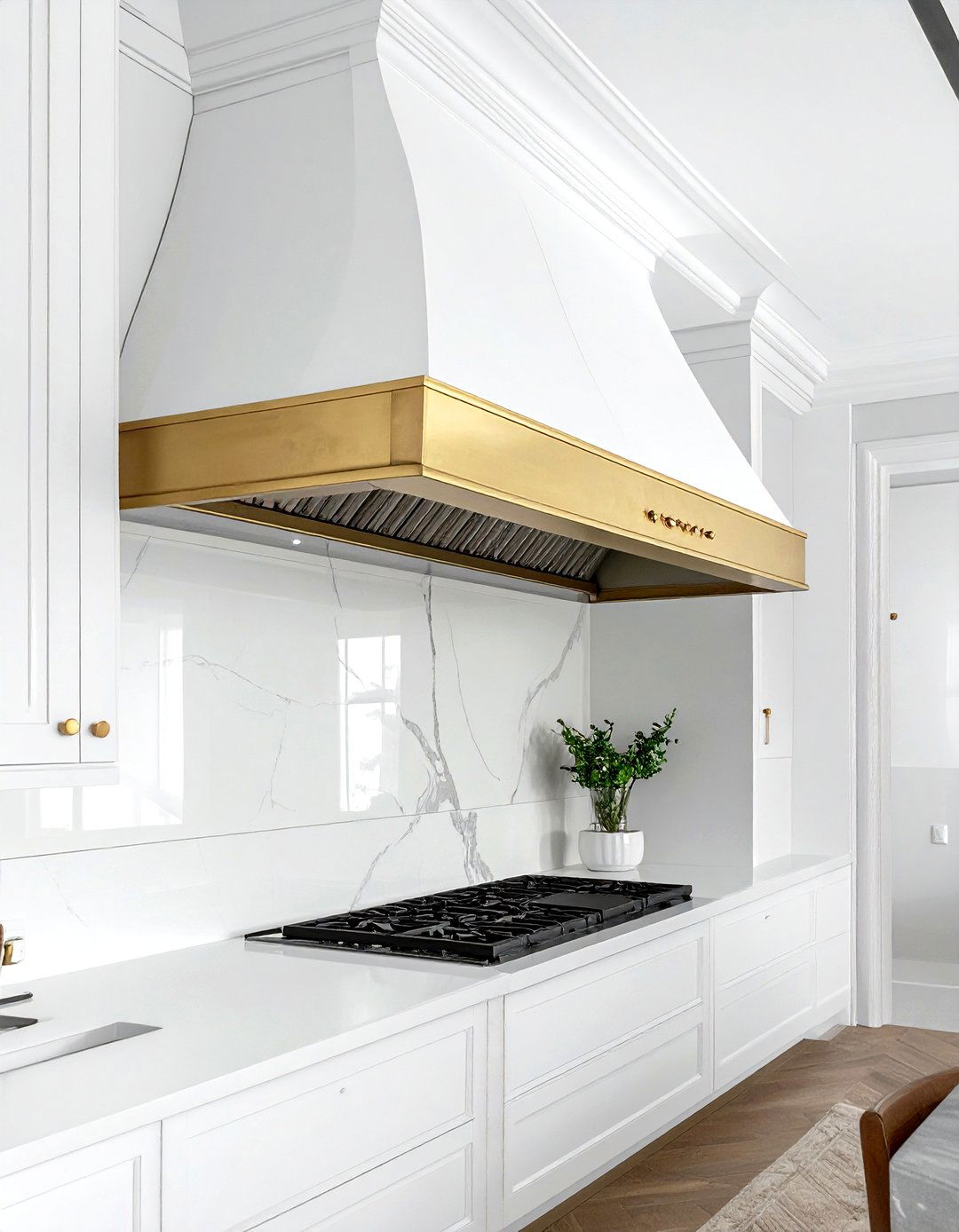 Custom Range Hood - 30 kitchen splurge and save ideas