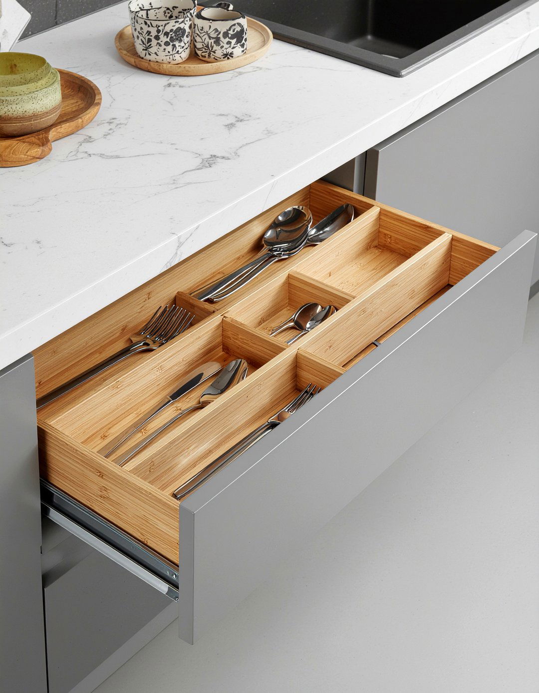 Cutlery Drawer Organizer - 30 kitchen cabinet organization ideas