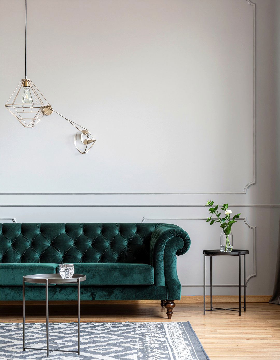 Dark Charcoal And Light Grey - 30 living room striped wall ideas