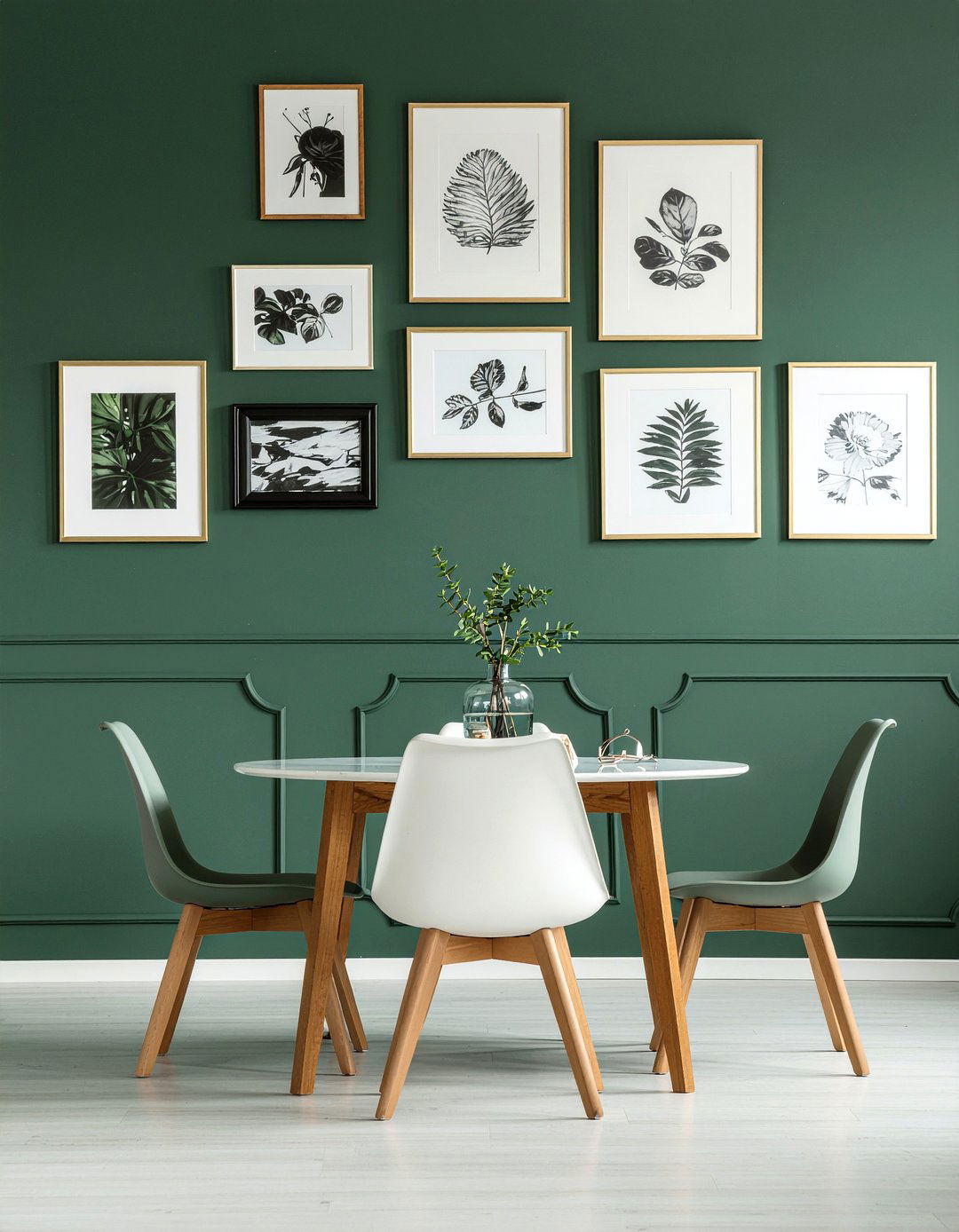 Dark Green Dining Gallery Wall - 30 hunter green dining room ideas