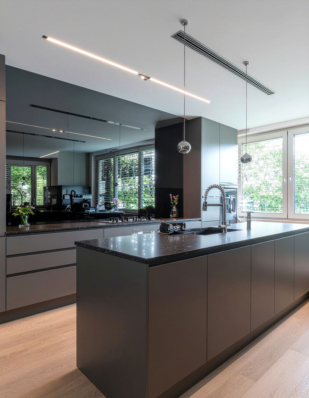 Dark Tinted Mirror Backsplash - 30 mirror backsplash kitchen ideas