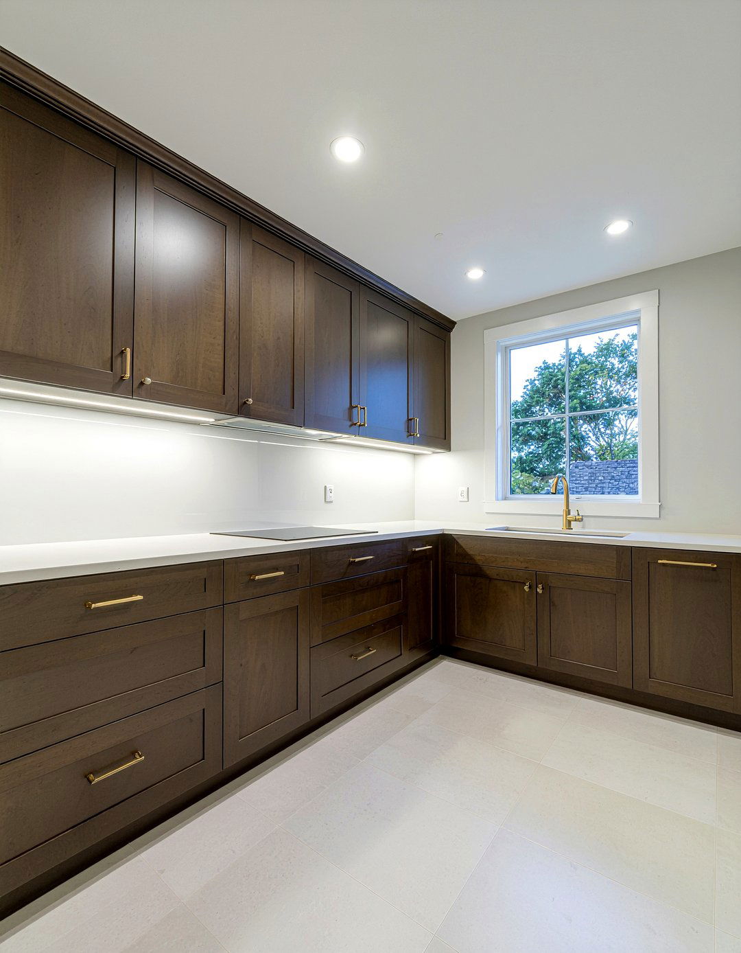 Dark Wood Cabinets - 30 full kitchen remodel ideas