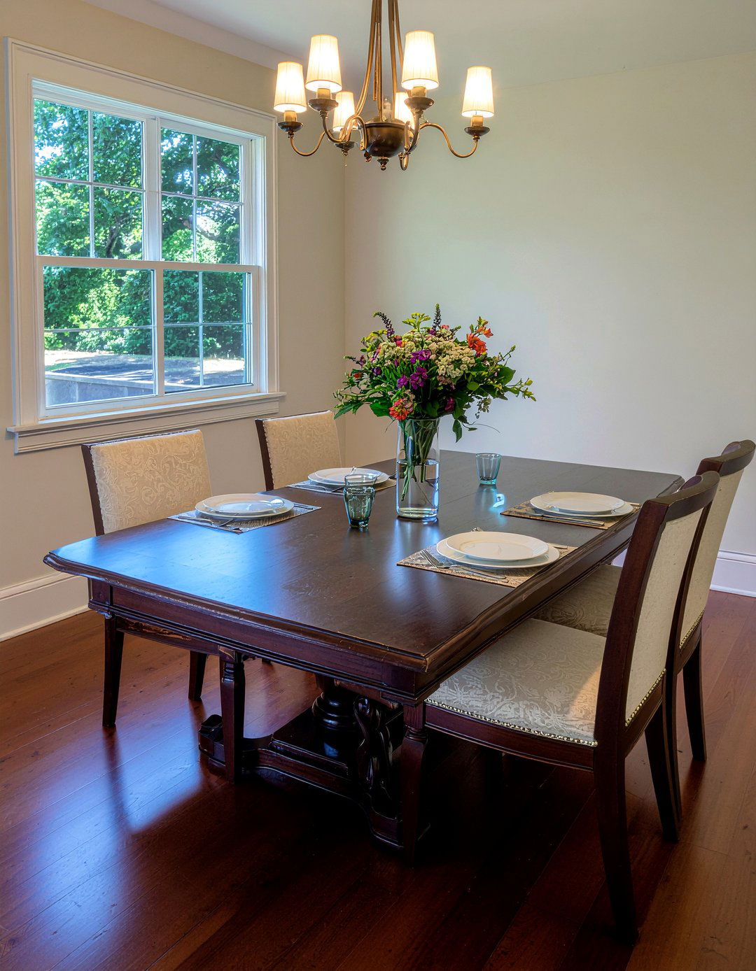 Dark Wood Dining Table - 30 Georgetown dining room ideas