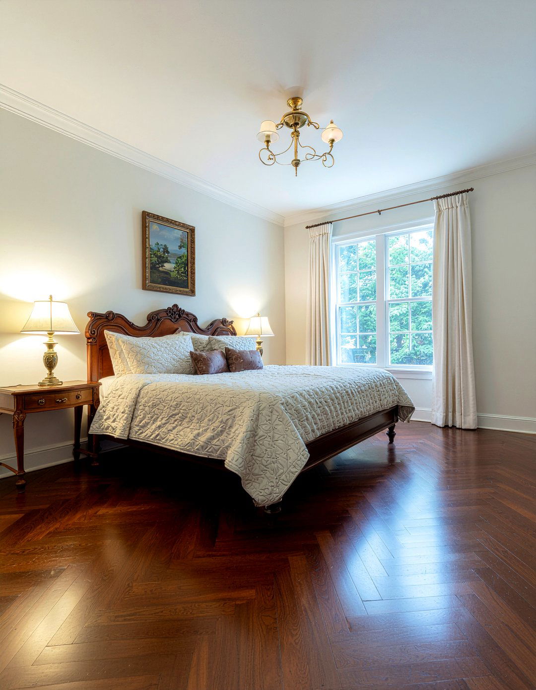 Dark Wood Flooring - 30 Victorian bedroom ideas