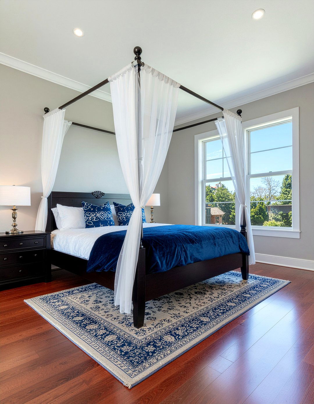 Dark Wood Four Poster Bed - 30 bedroom mahogany furniture ideas