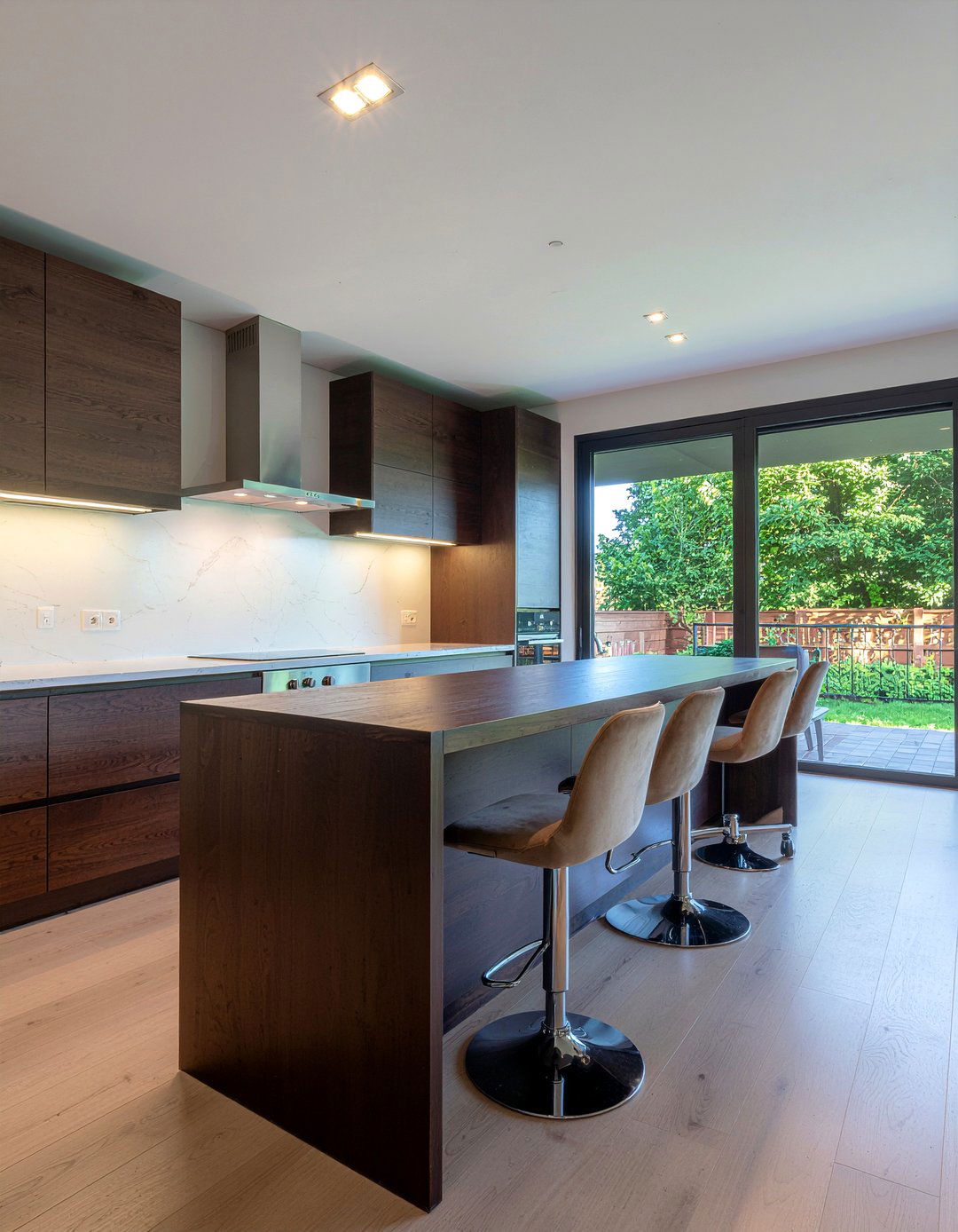 Dark Wood Kitchen Breakfast Bar - 30 dark wood kitchen ideas