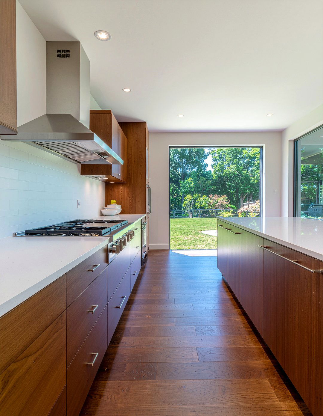 Dark Wood Kitchen Floor To Ceiling Cabinets - 30 dark wood kitchen ideas