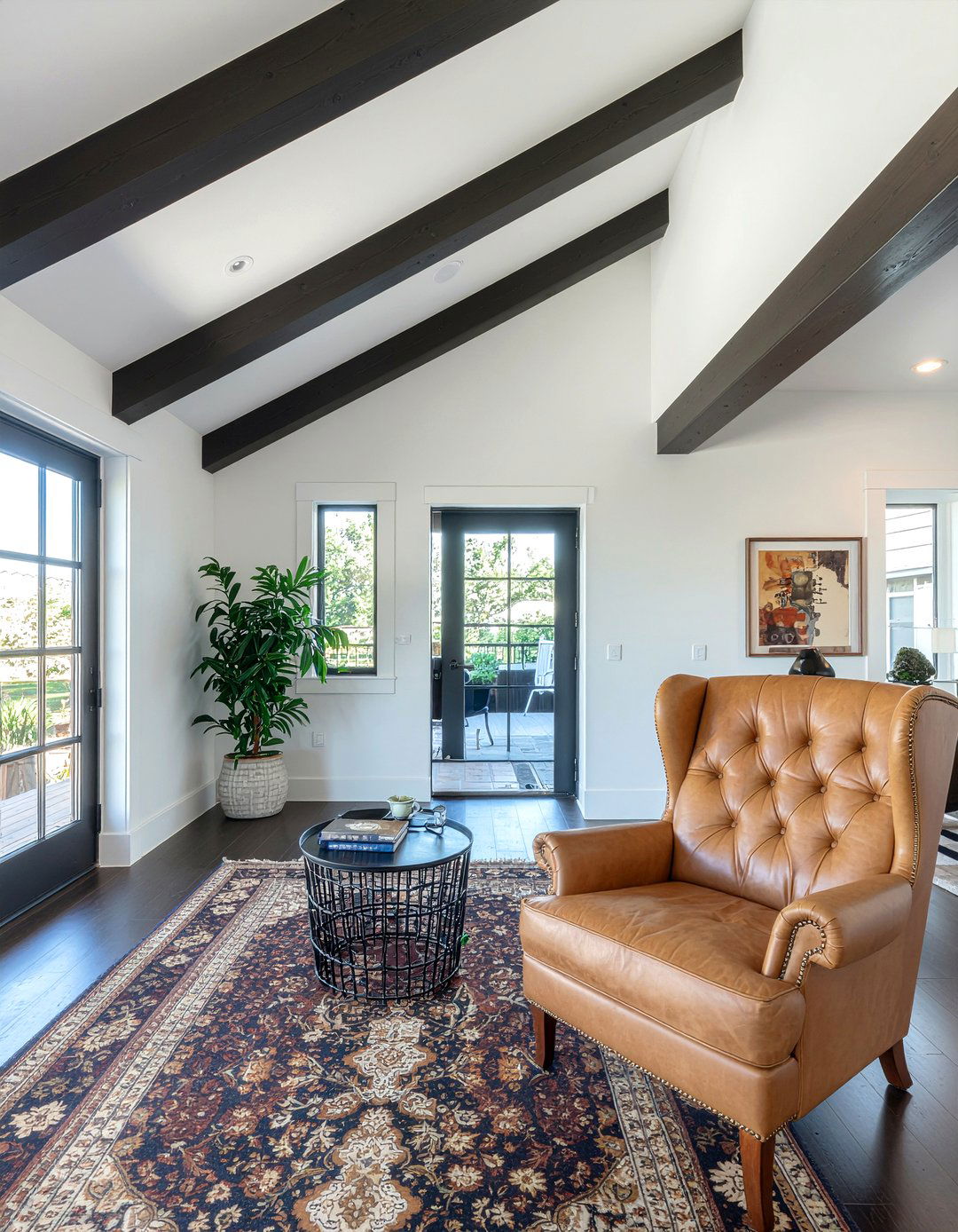 Dark wood beams white ceiling - 30 exposed beam living room ideas