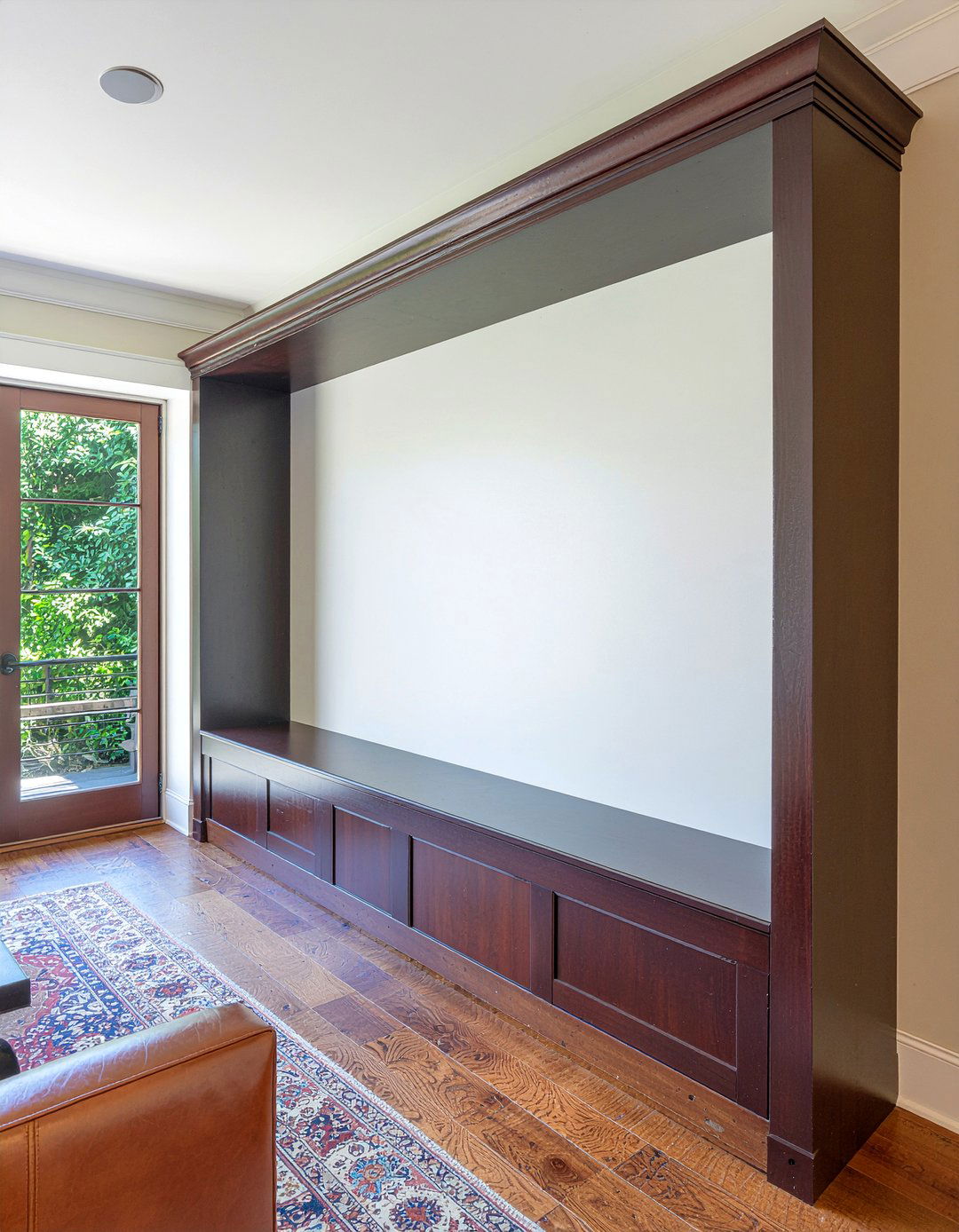 Dark wood cap pony wall - 30 living room pony wall ideas