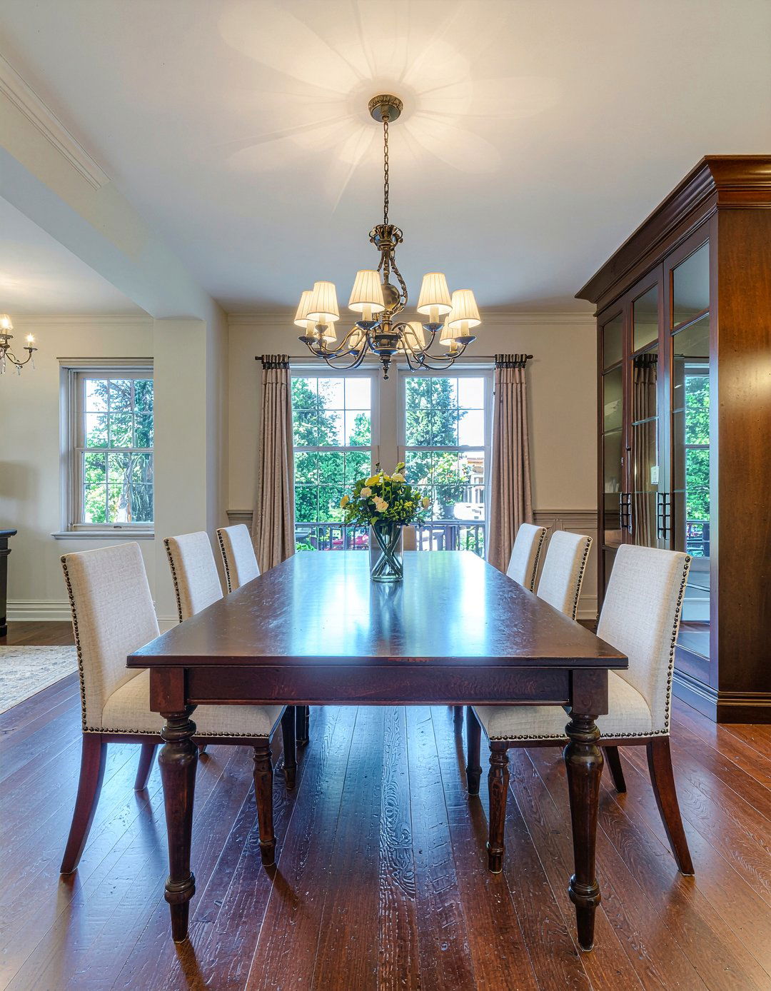 Dark wood dining interior - 30 luxury dining room ideas