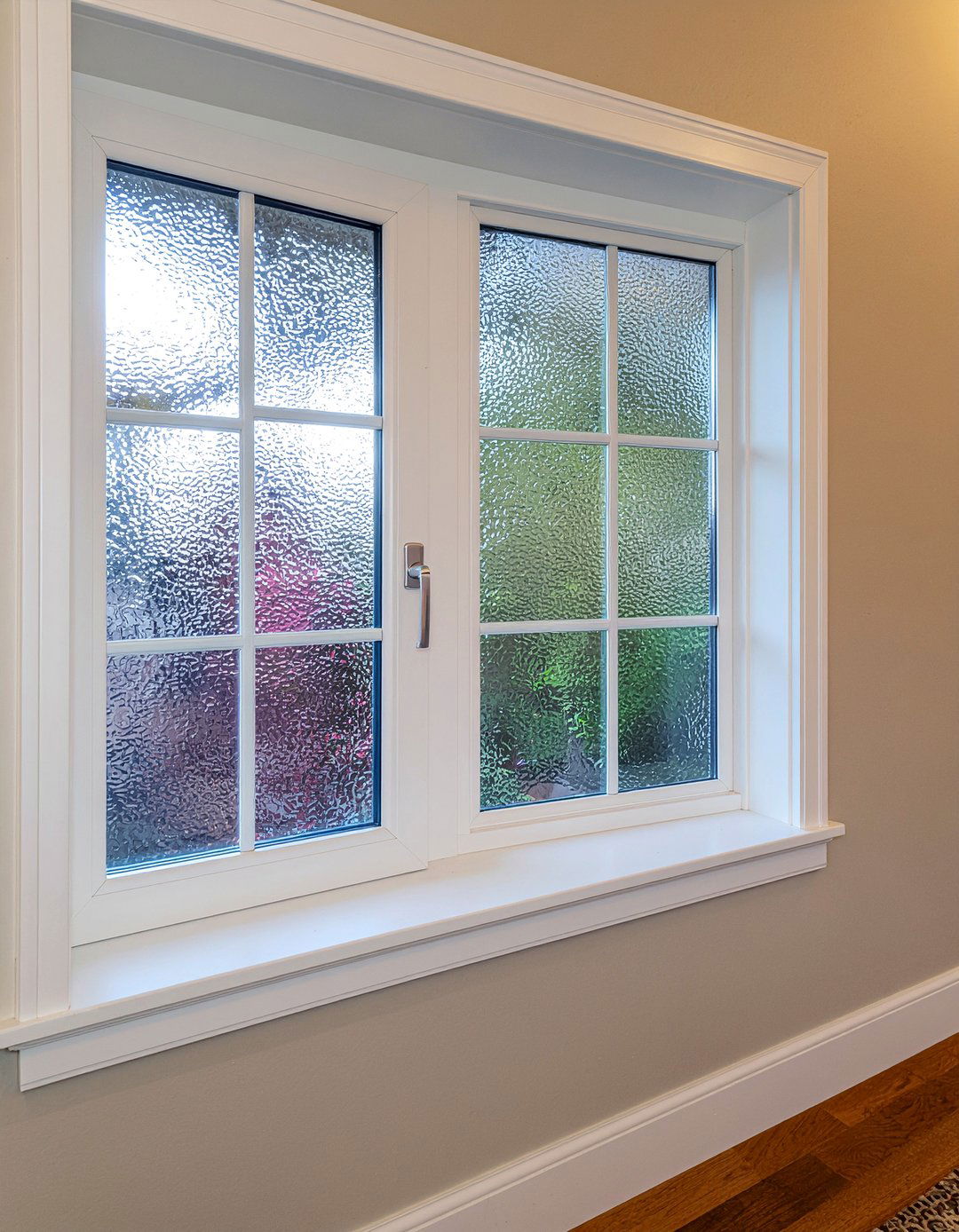 Decorative Glass Insert - 30 living room privacy glass ideas