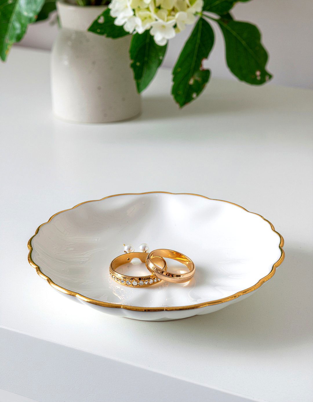 Decorative Jewelry Dish - 30 bedroom jewelry storage ideas