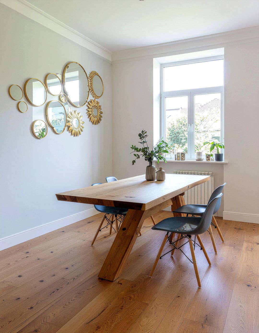 Decorative Wall Mirrors - 30 affordable dining room ideas