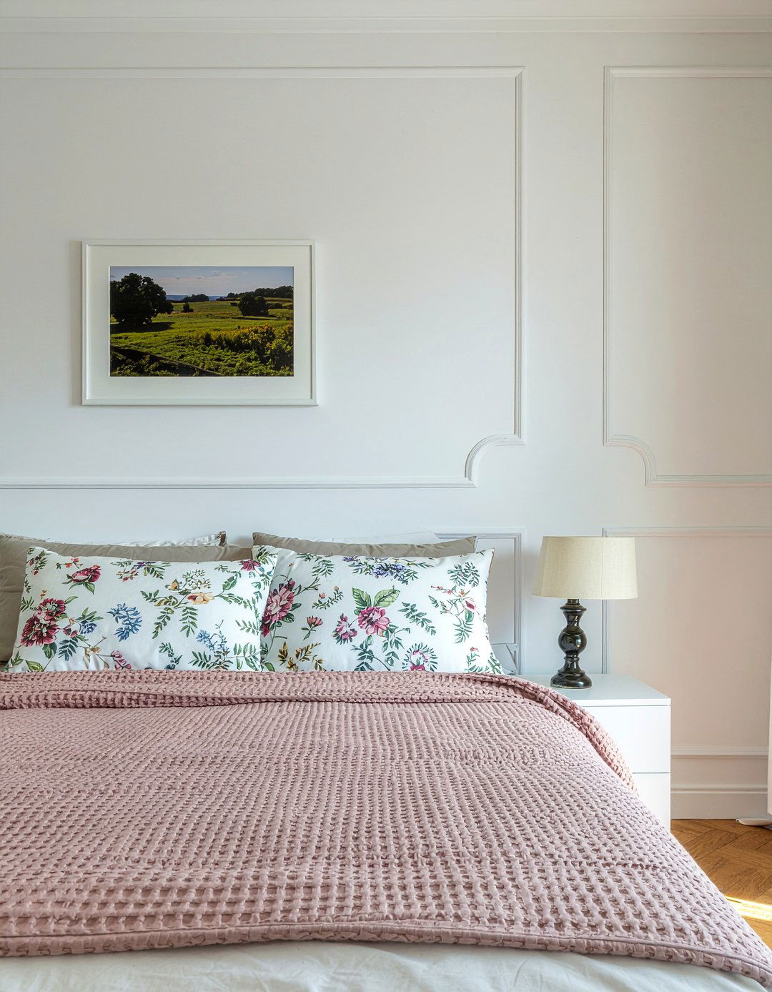 Decorative Wall Molding - 30 one day bedroom ideas