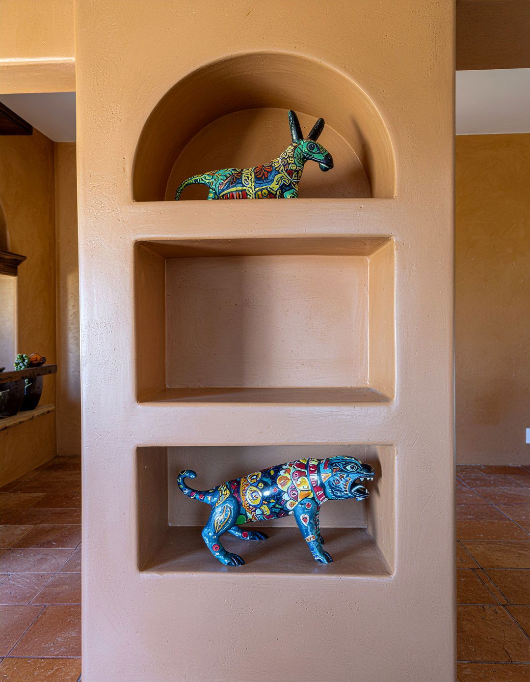 Decorative Wall Niche - 30 Mexican dining room ideas