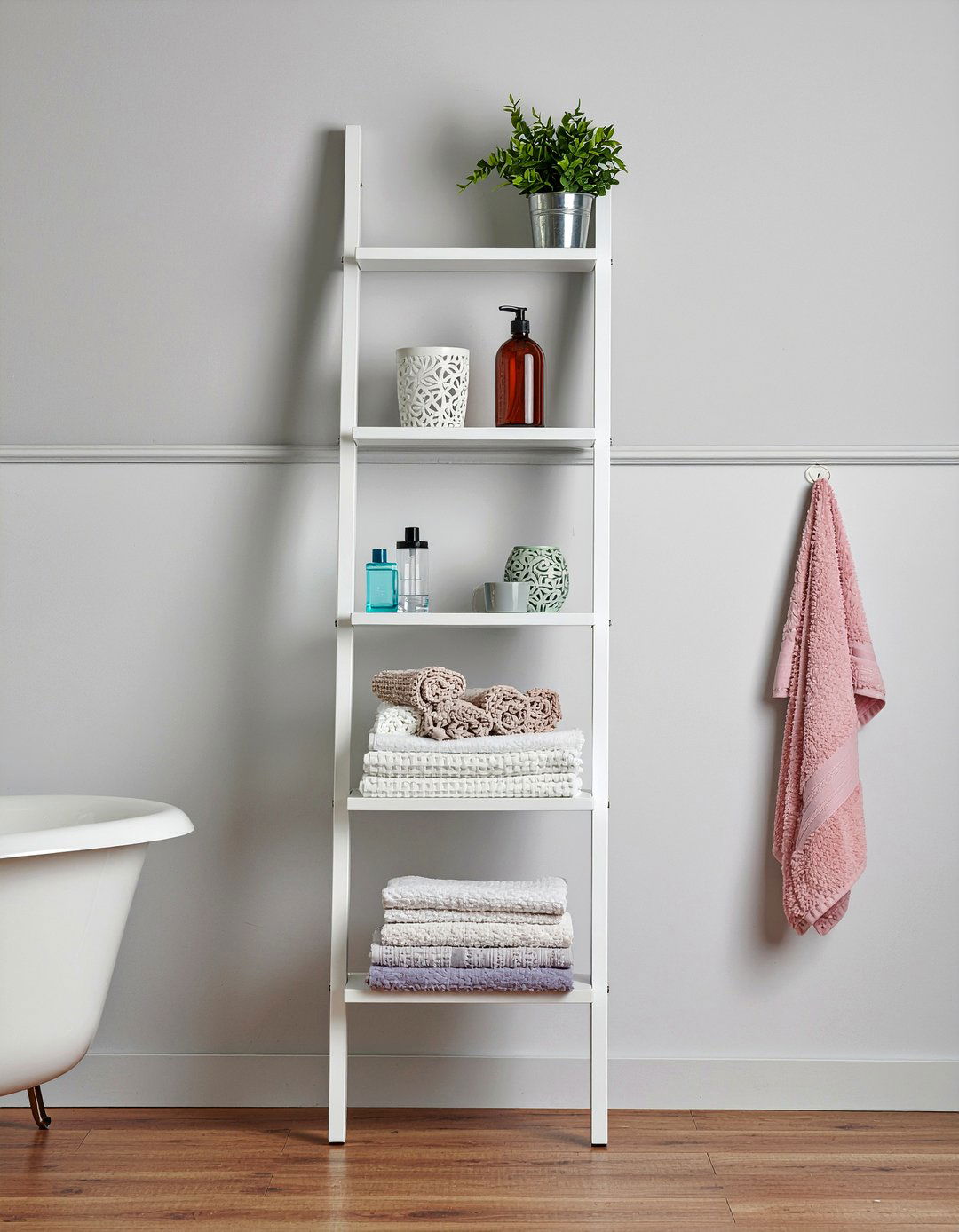Decorative bathroom ladder shelf - 30 bathroom ladder shelf ideas