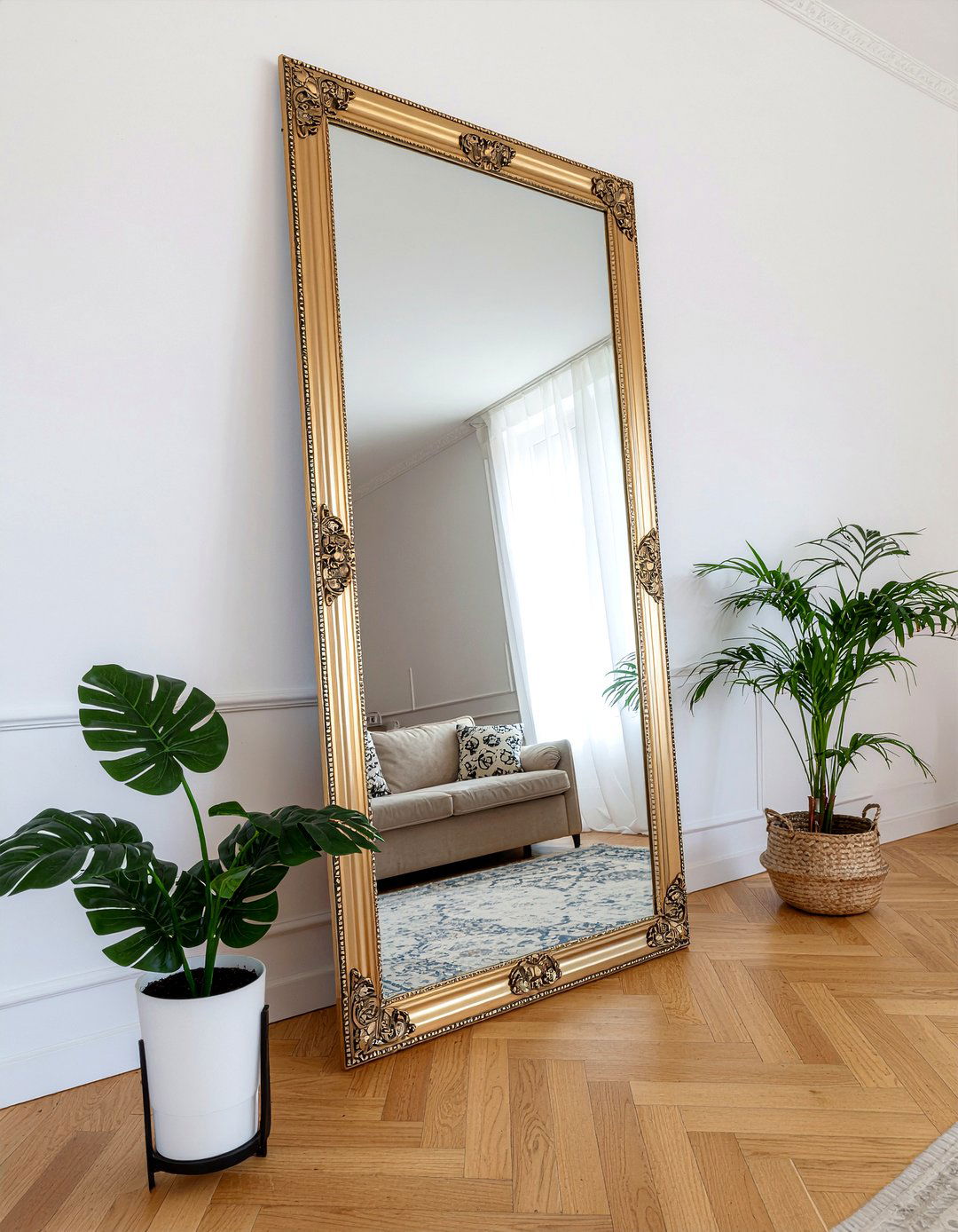 Decorative mirrors - 30 living room on a budget ideas