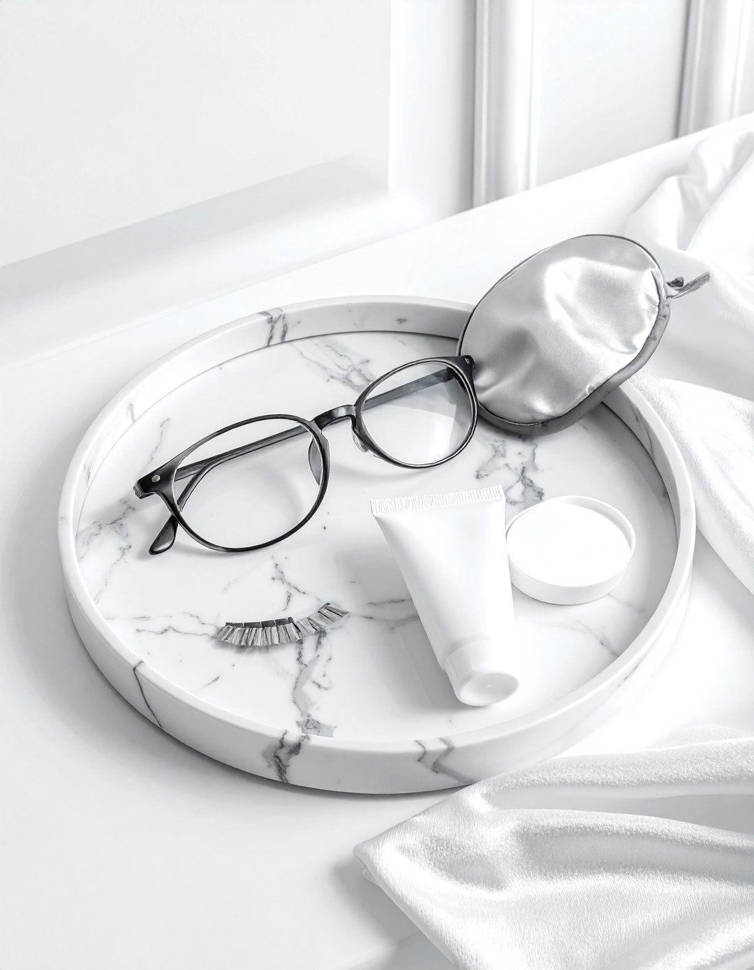 Decorative tray for nightstand - 30 nightstand styling ideas