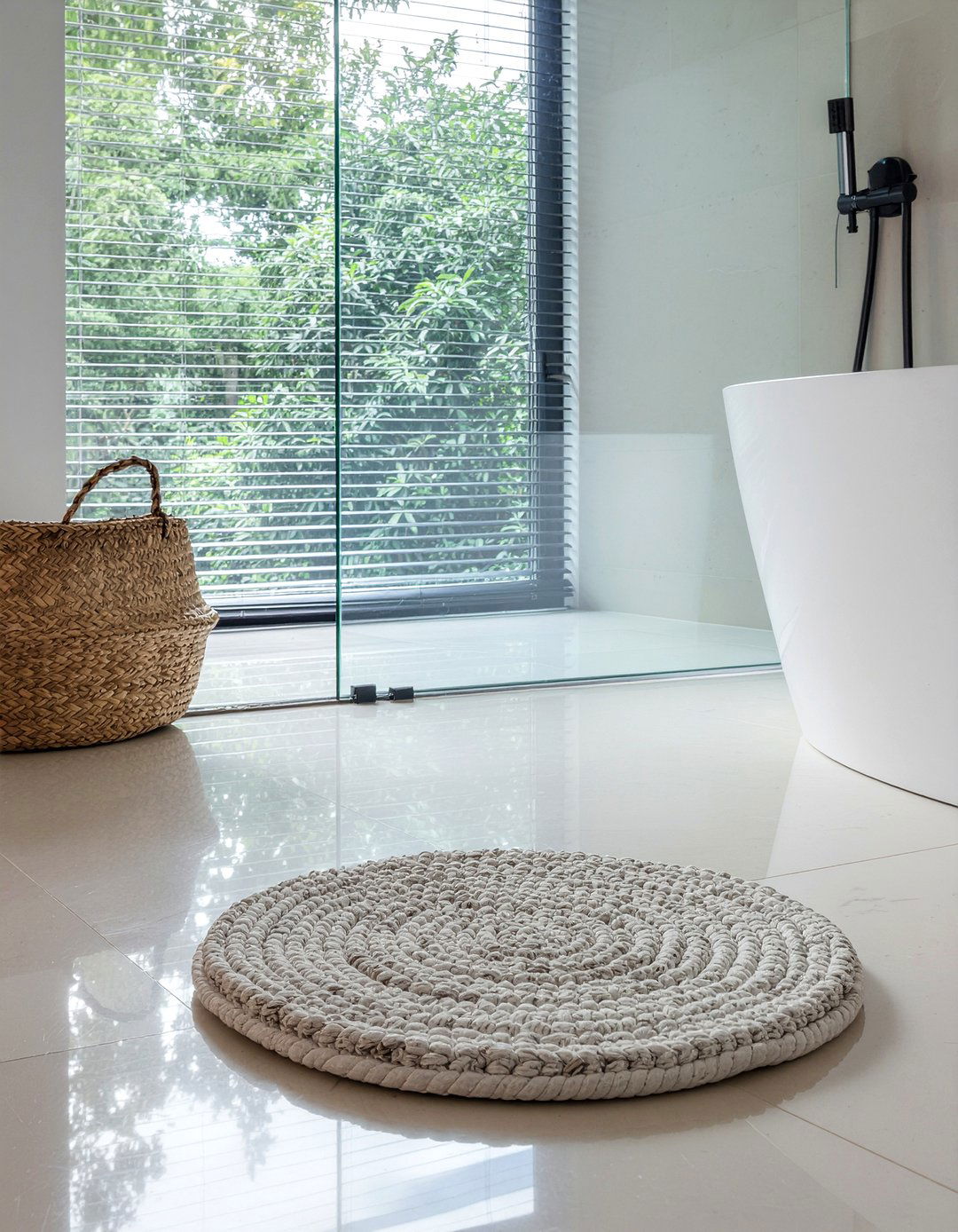 Diatomaceous Earth Bath Mat - 30 natural bathroom product ideas