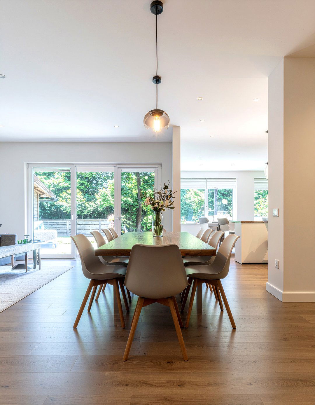 Dining Room Traffic Flow - 30 dining room mistakes to avoid