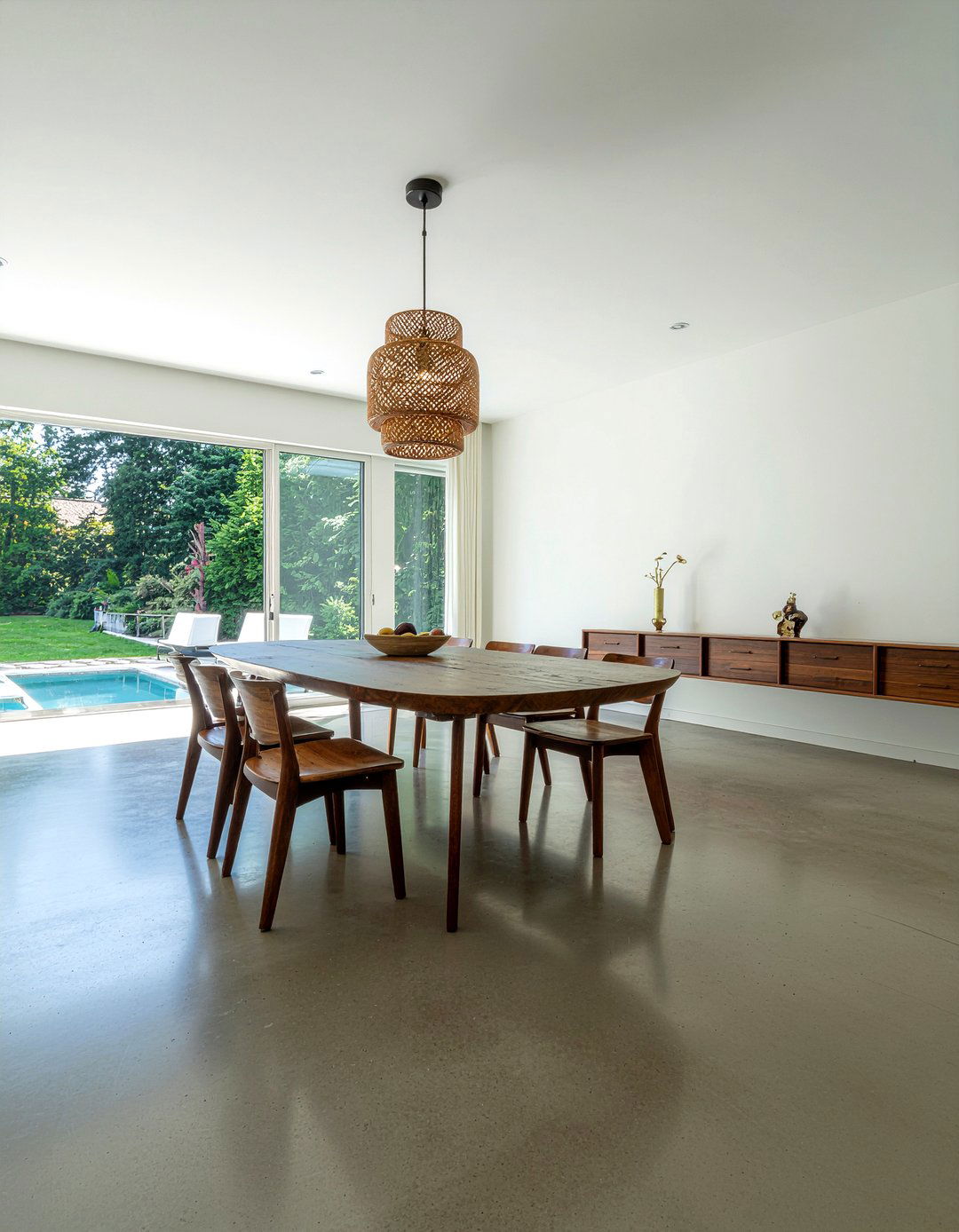 Dining room walkway clearance - 30 dining room proportion ideas