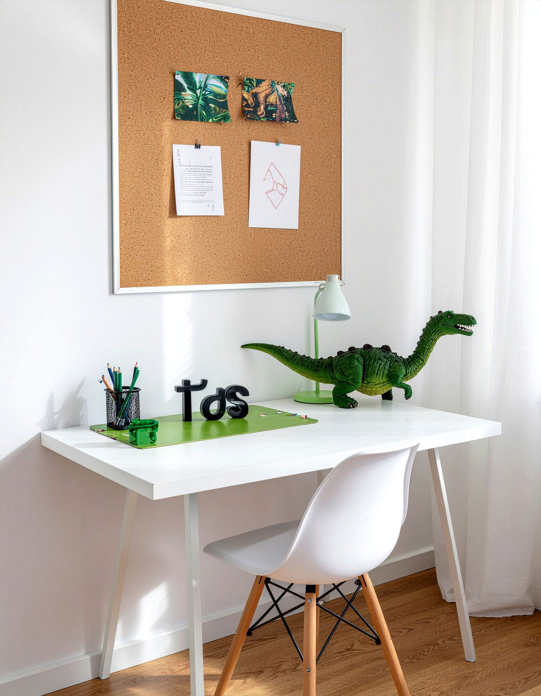 Dinosaur Study Desk Setup - 30 dinosaur bedroom ideas