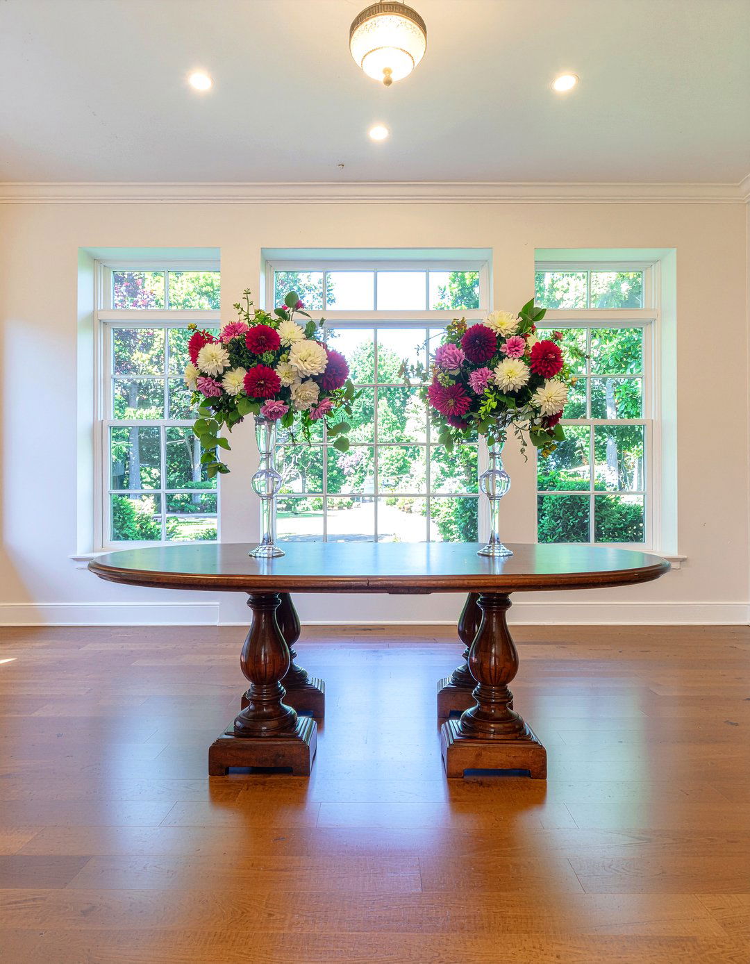 Double Pedestal Dining Table Centerpiece - 30 dining room symmetry ideas