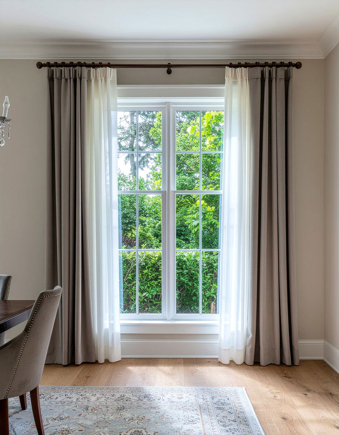 Double Rod Layered Curtains - 30 dining room window treatment ideas