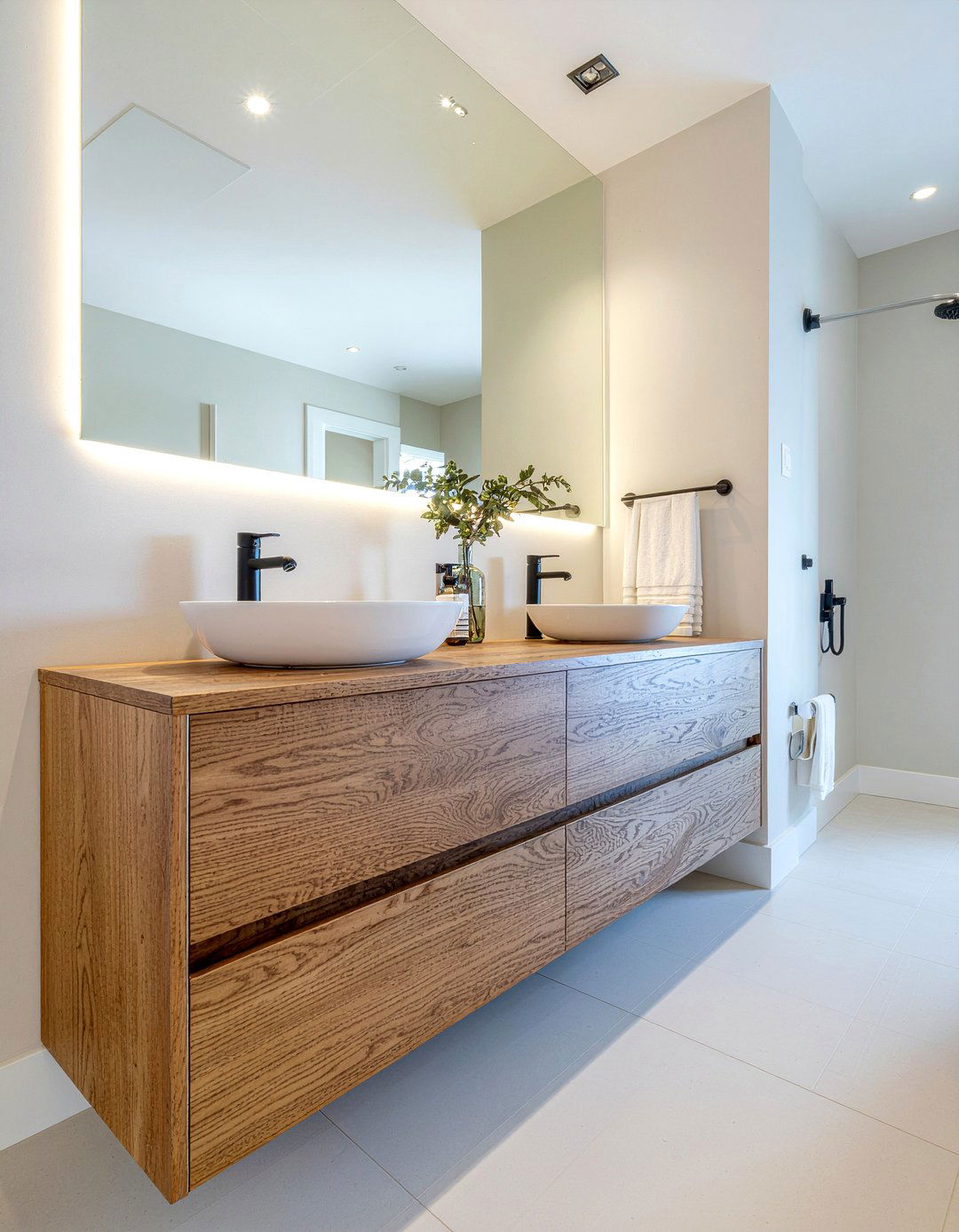 Double Vanity En Suite - 30 multigenerational bedroom ideas