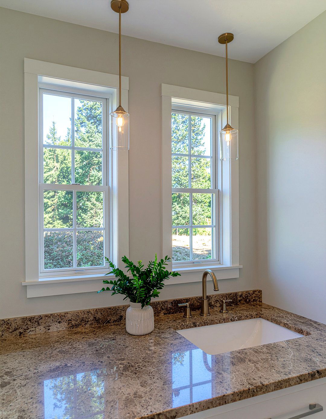 Double Vanity Pendants - 30 bathroom pendant light ideas