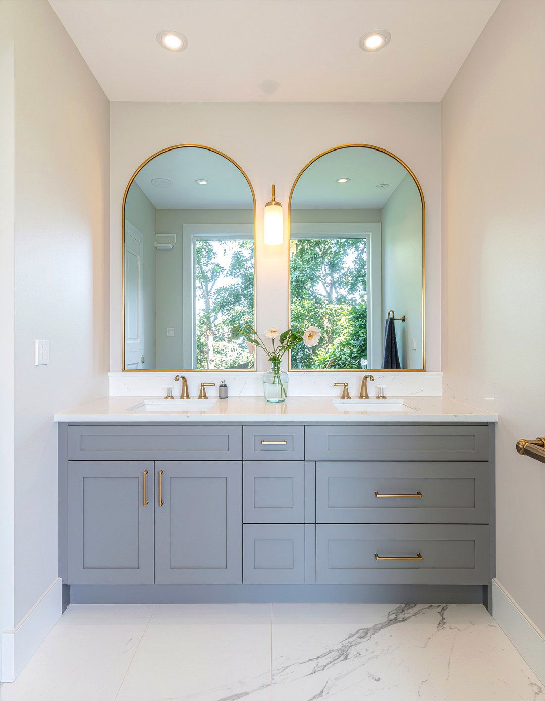Double Vanity With Arched Mirrors - 30 master bathroom double vanity ideas