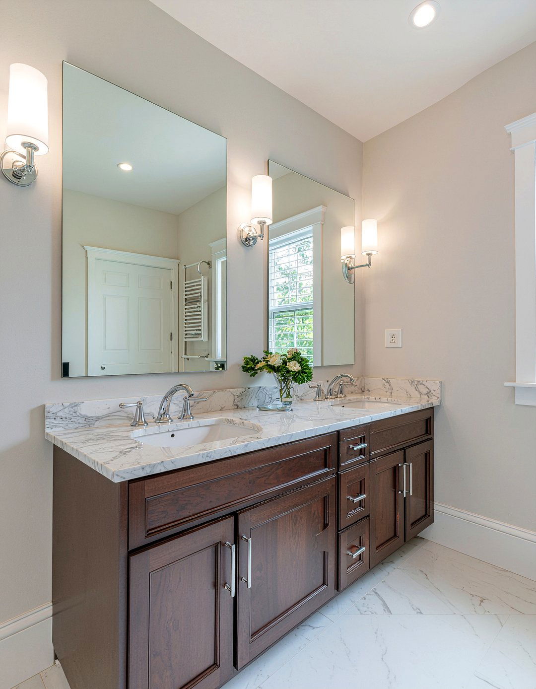 Double Vanity With Marble Top - 30 master bathroom ideas