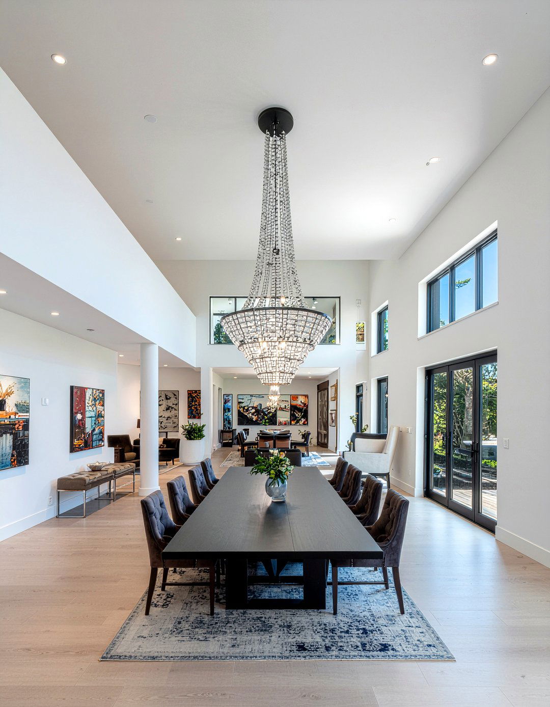 Double height dining room - 30 luxury dining room ideas