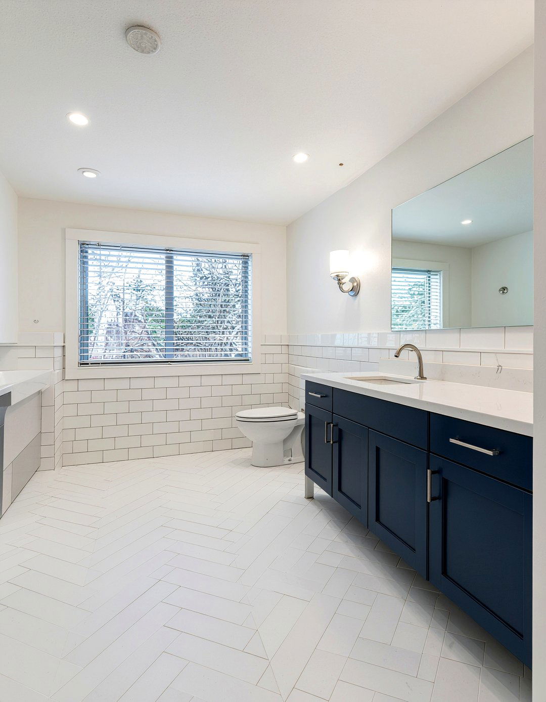 Double herringbone tile pattern bathroom - 30 herringbone tile bathroom ideas