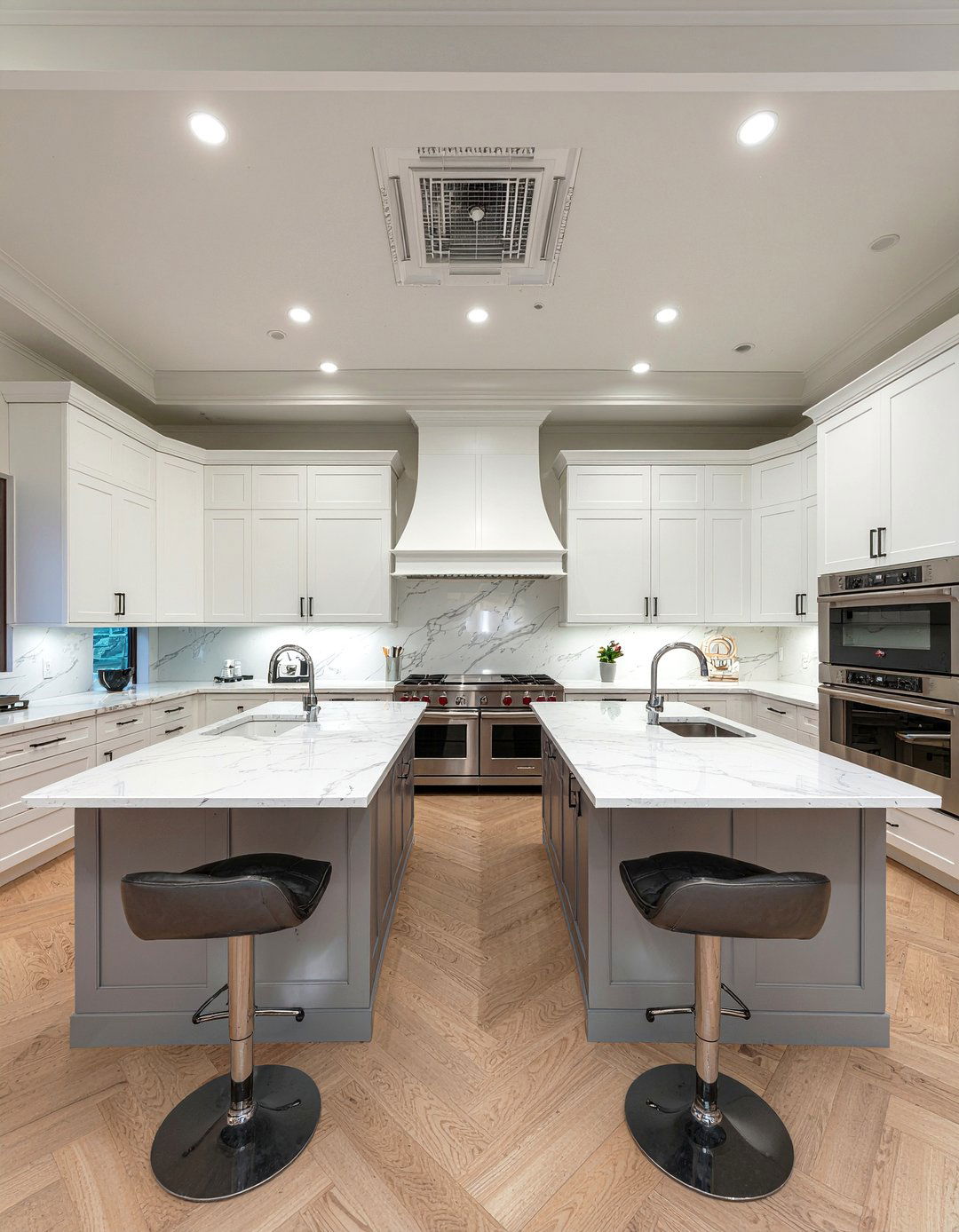 Double island kitchen for large entertaining spaces - 30 architect designed kitchen ideas