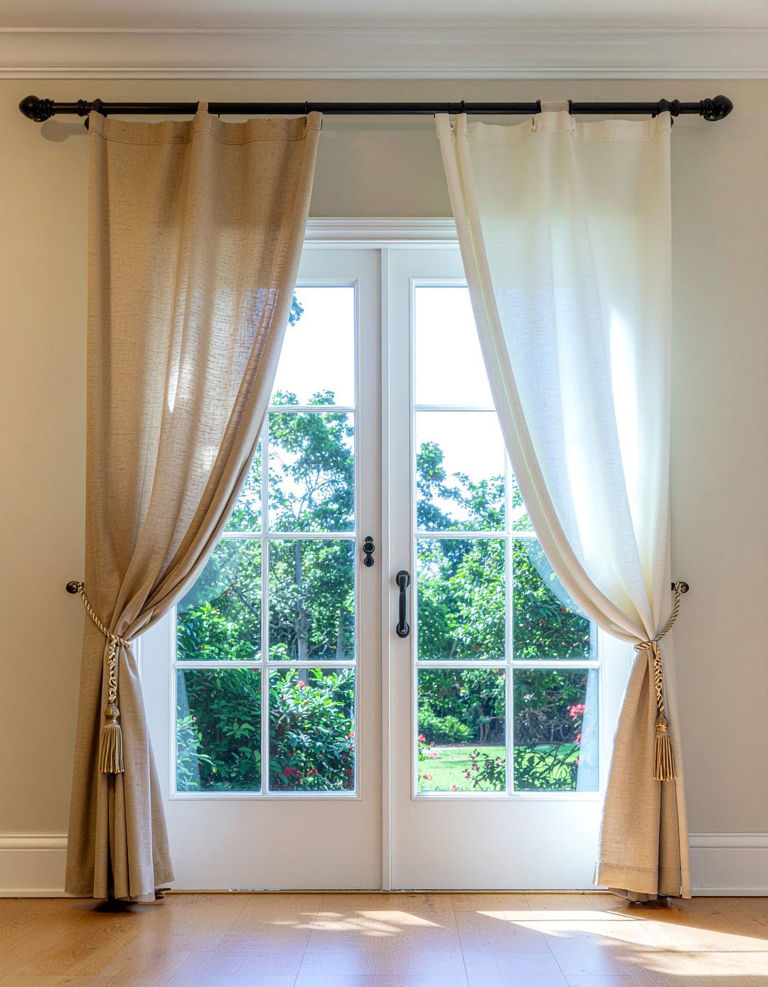 Double rod sheer curtains - 30 sheer curtain dining room ideas
