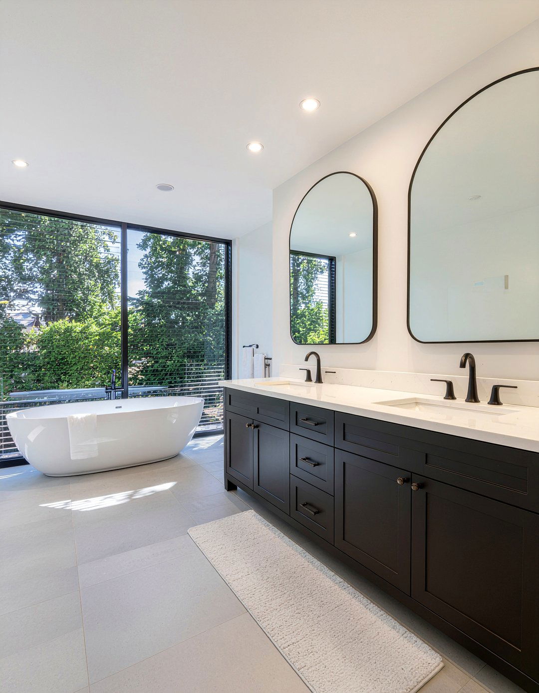 Double sink vanity - 30 modern bathroom vanity ideas