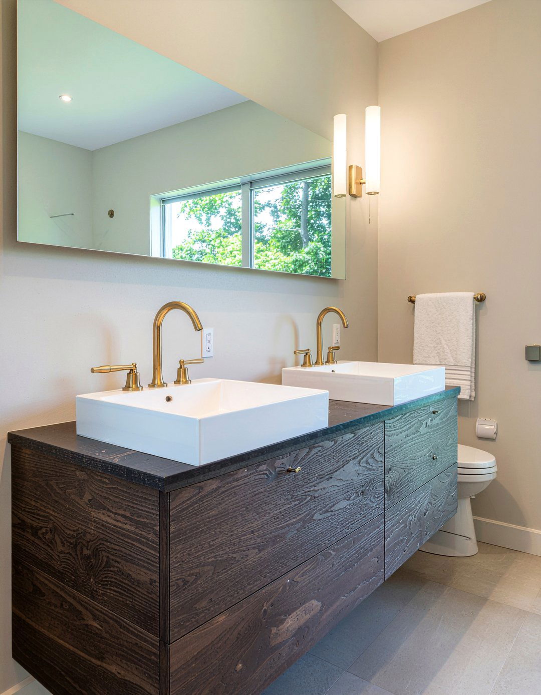 Double vanity sink - 30 luxury bathroom fixture ideas