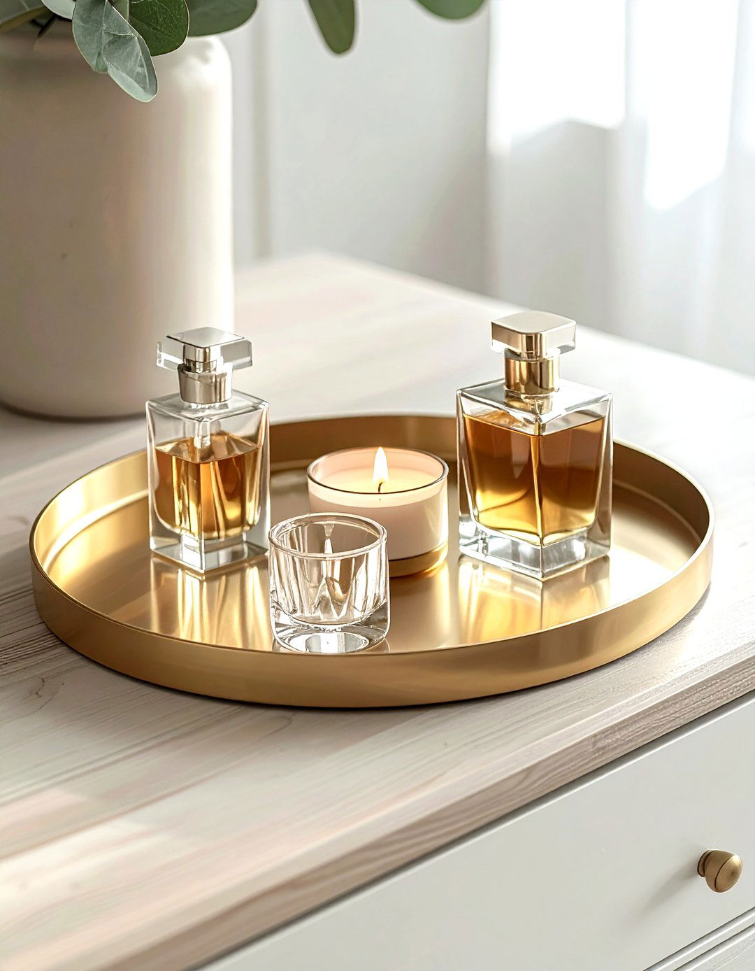 Dresser Top Tray - 30 chest of drawers decor ideas