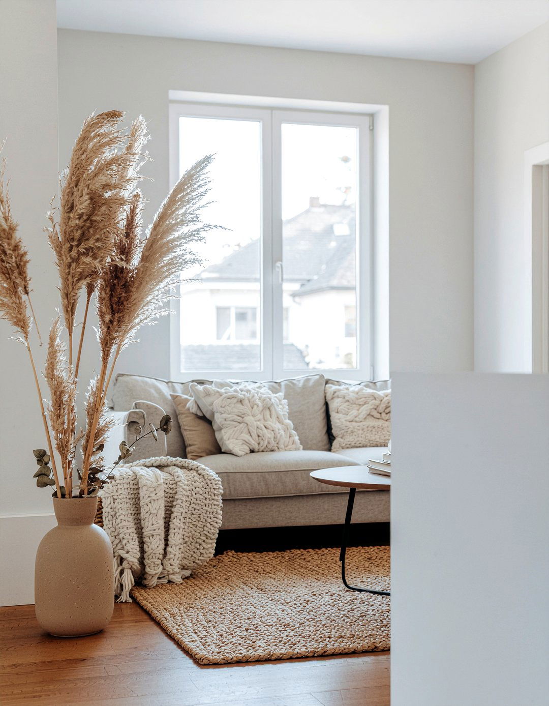 Dried Flowers - 30 calming living room ideas