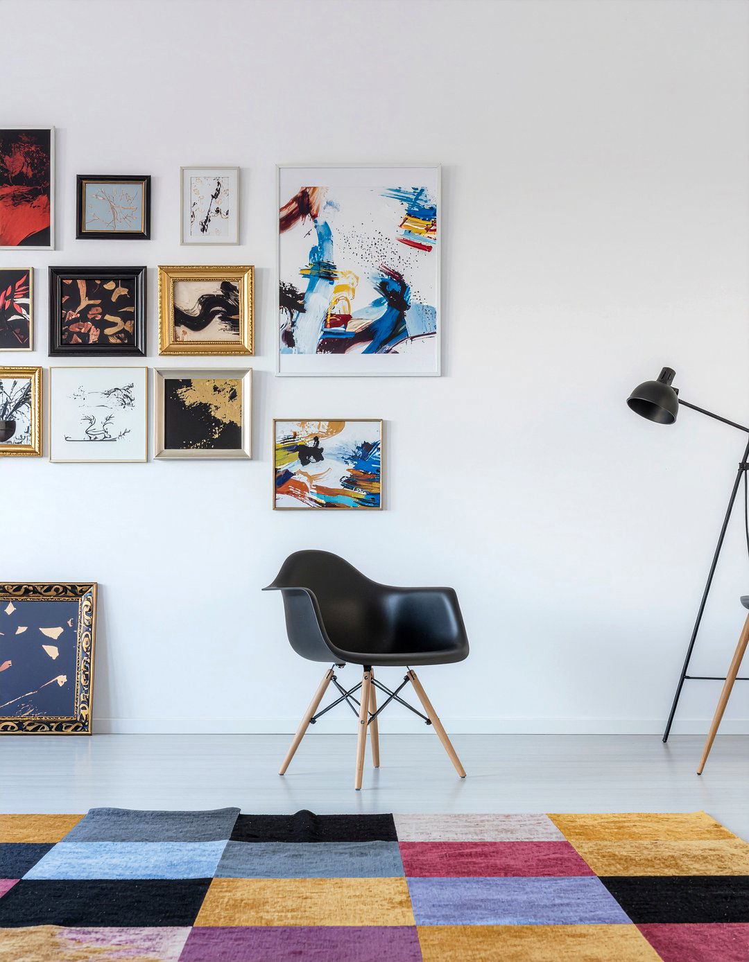 Eames chair gallery wall - 30 living room Eames chair ideas