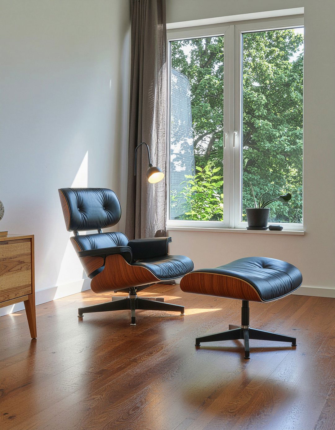 Eames chair reading nook - 30 living room Eames chair ideas
