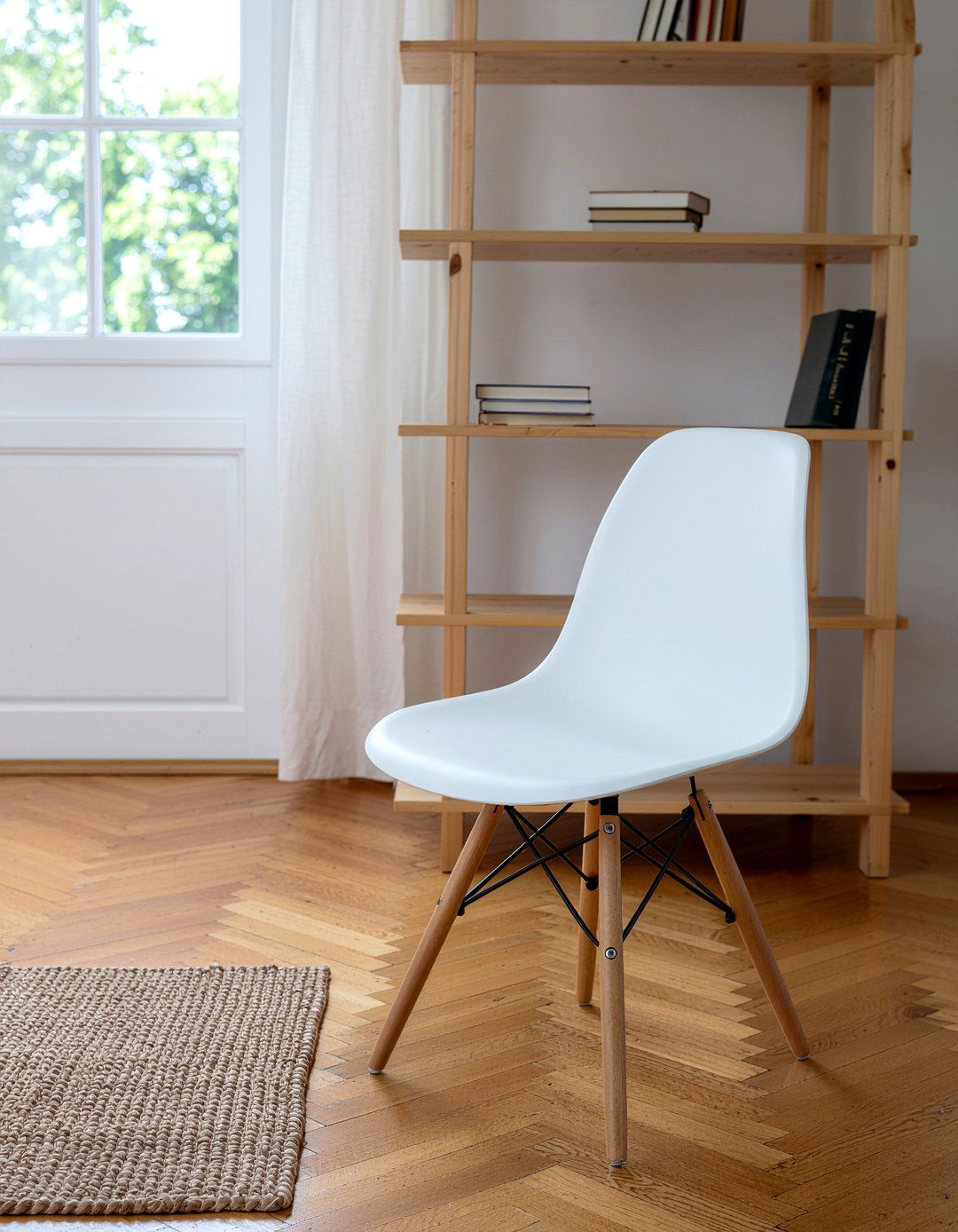 Eames chair wooden floor - 30 living room Eames chair ideas