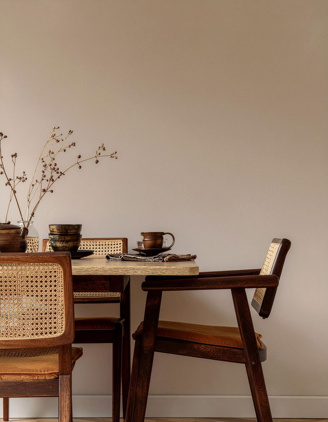 Earth Tones - 30 relaxed dining room ideas