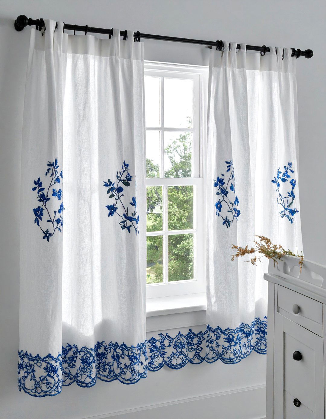 30 Smart Bathroom Window Treatment Ideas for Style and Privacy