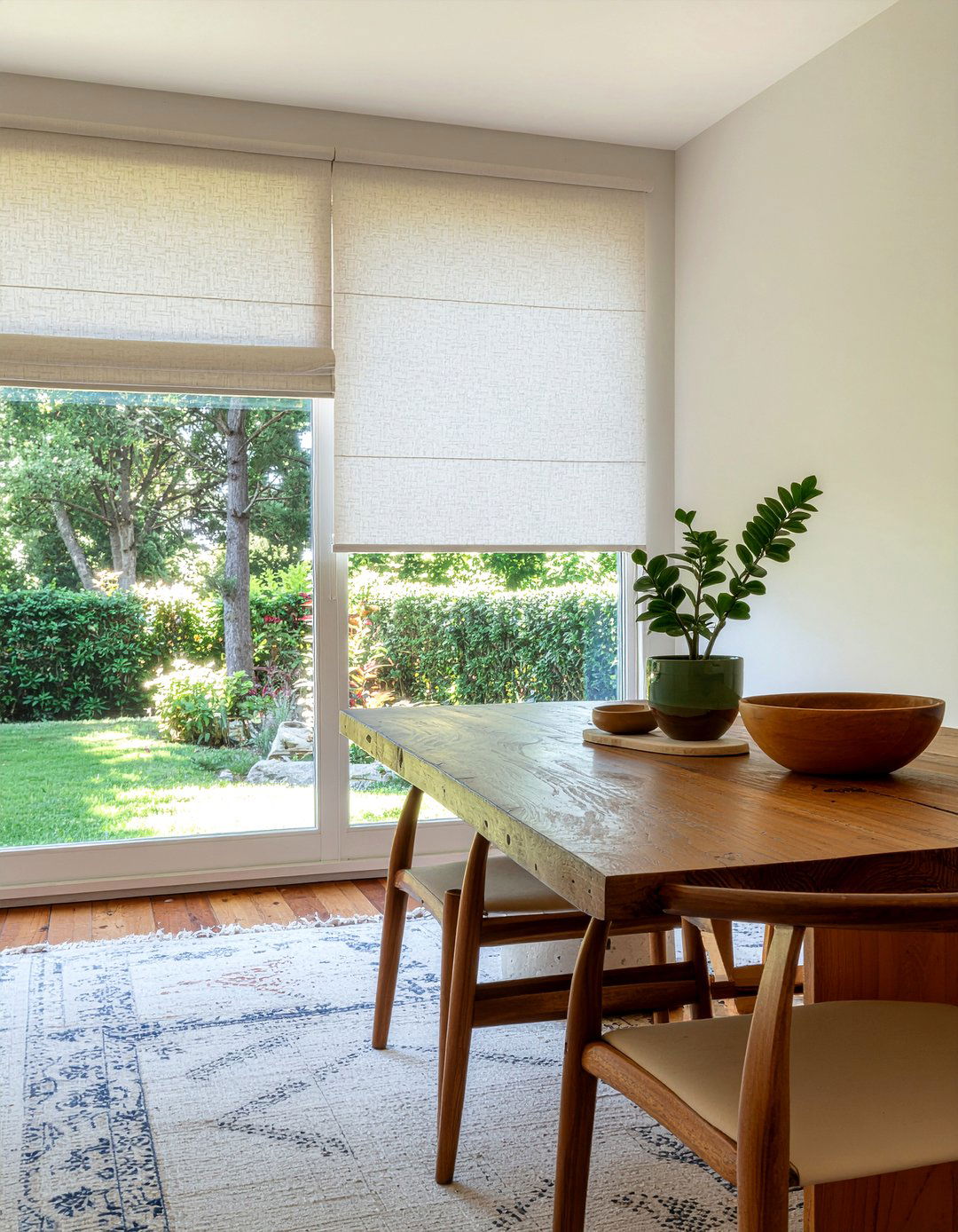 Embroidered Roman Shades - 30 dining room roman shade ideas