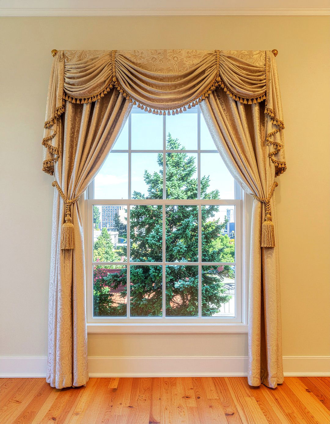 Empire Style Window Valance - 30 living room Empire furniture ideas